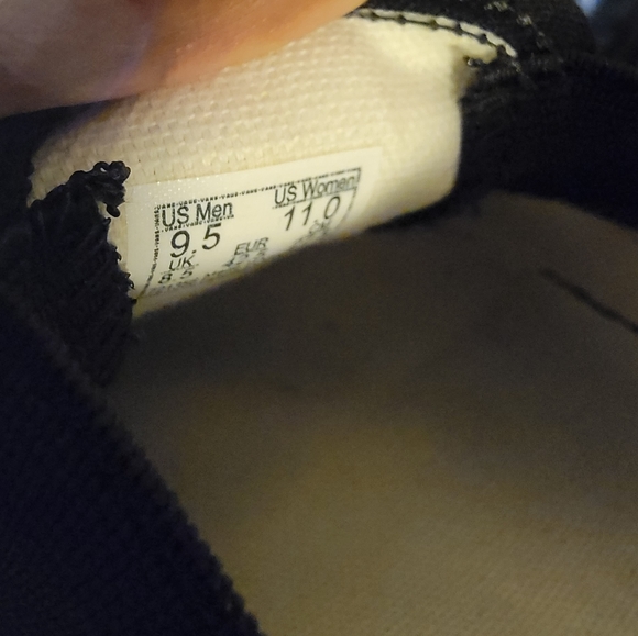 SOLD || Vans Unisex Classic Slip On Shoes - Picture 7 of 8